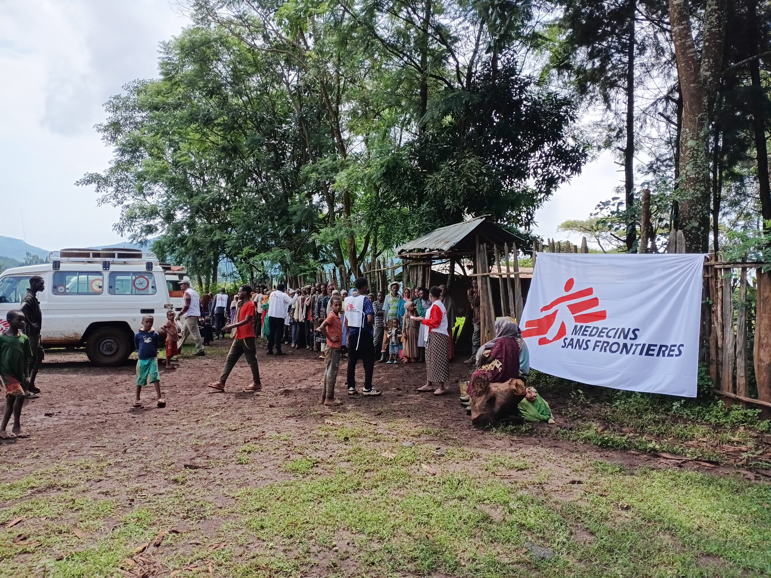 Des communautés font la queue pour des consultations médicales à la clinique mobile de MSF à West Wollega, dans la région d’Oromia, en Éthiopie. juillet 2026 ©MSF