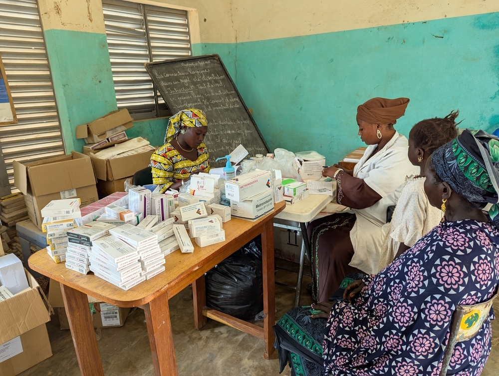 Les équipes MSF en consultation avec des personnes déplacées. Mali, octobre 2026 ©Lamine Keita/MSF